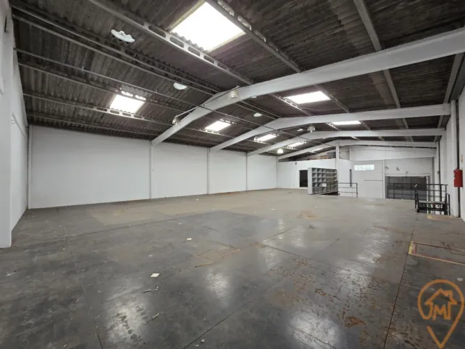 BARRACÃO | 450M² PÉ DIREITO DE 8M 300M² DE MEZANINO | BOQUEIRÃO