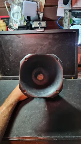 som automotivo ( CORNETA D200 JBL )