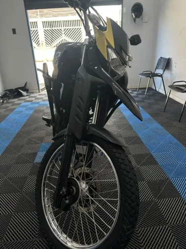 Moto muito boa e econômica, boa para qualquer tipo de estrada