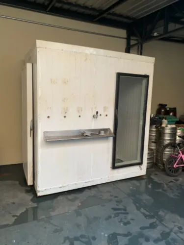 Gabinete/câmara fria sem sistema de refrigeração 