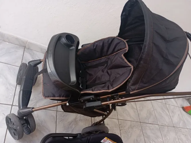 Carrinho e bebê conforto com pouco uso