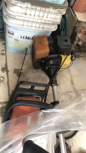 Vendo roçadeira funcionando perfeitamente