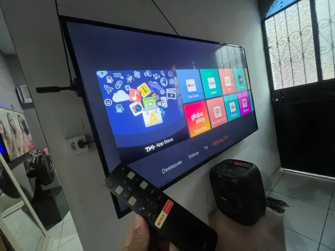 TV SMART TCL 65 POLEGADAS PEGANDO PERFEITAMENTE COM CONTROLE ORIGINAL