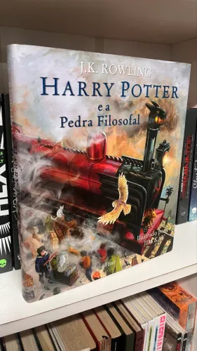 Harry Potter e a Pedra Filosofal ilustrado