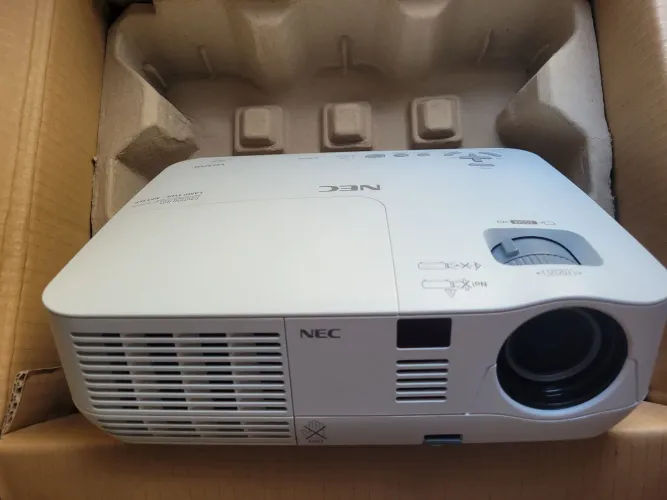Projetor NEC V260R 2600 Lumens HDMI - Na Caixa c/ Controle - Engenho Novo/Afonso Pena