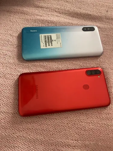 Samsung Galaxy A11 64GB + Redmi 9A 32GB
