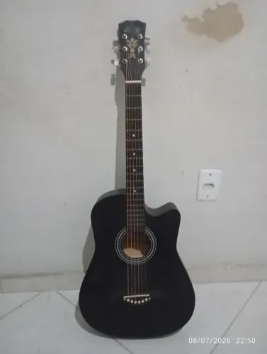 Vendo violão usado, perfeito estado, sem nenhum problema, com afinador incluso