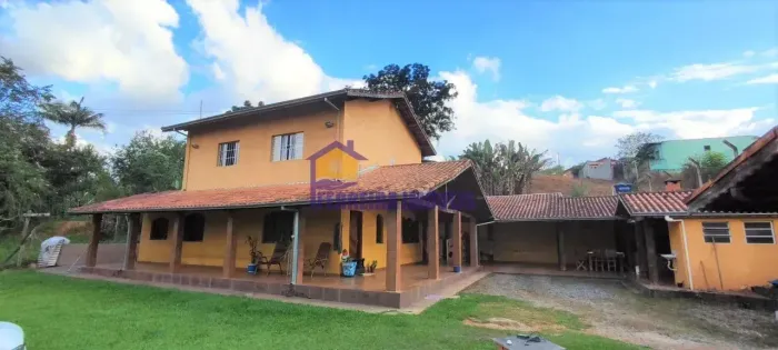 Ibiúna, linda chácara a 10km da rota do vinho (São Roque)