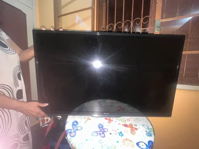 TV PHILIPS 42 POLEGADAS ( não smart)