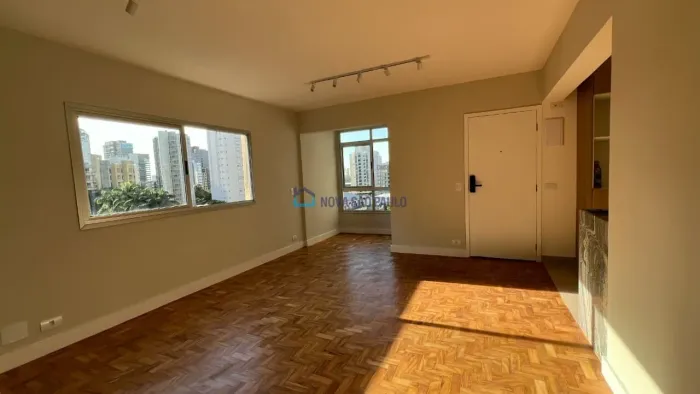 Apartamento reformado, 3 Quartos, Suíte, à venda em Moema
