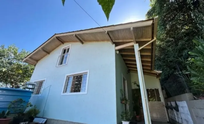 Casa residencial e Duas Kitnets no Pantanal! 680 mil!!