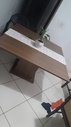 MESA DE MADEIRA 1,36x1,36