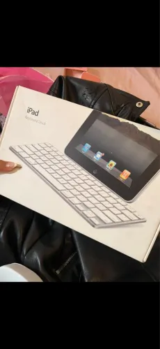 iPad Keyboard Dock - NOVO!