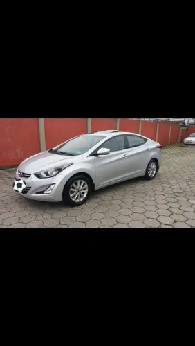 Hyundai Elantra GLS 2.0 16V Flex Aut. 2015