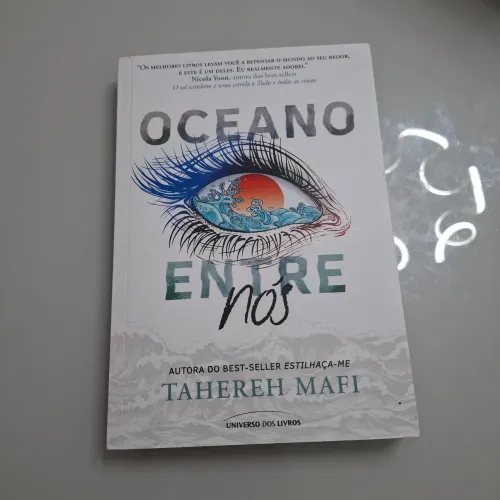 Um oceano entre nós - Tahereh Mafi