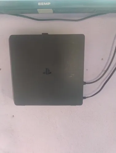 PS4 slim 1TB