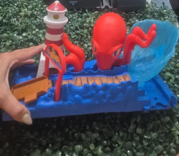 Hot Wheels City Ataque do Polvo no Farol (Mattel).