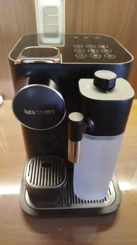CAFETEIRA NESPRESSO GRAN LATTISSIMA