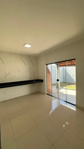 Casa no Jardim Veneza, em Aparecida de Goiânia R$470mil