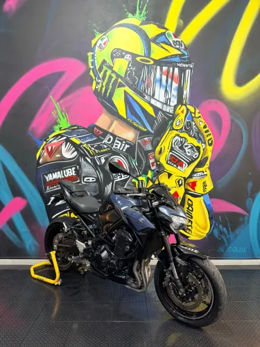 KAWASAKI Z900