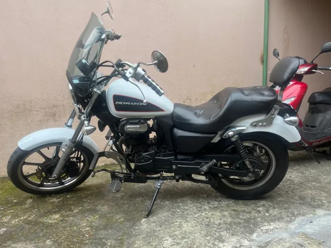 Motocicleta Dafra Horizon 150 branca 2021