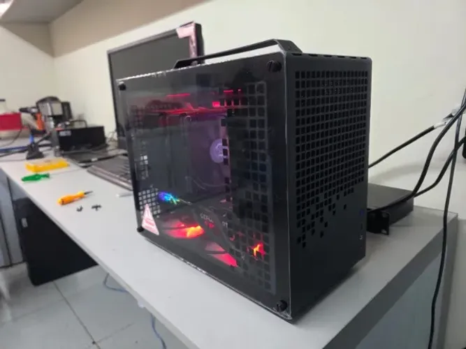 Gabinete Gamer JONSBO Z20 Glass