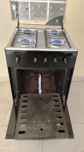 Fogão em perfeito estado de funcionamento