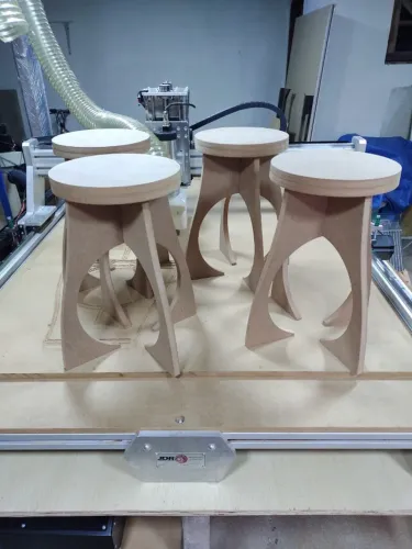 Kit 4 Banquinhos em MDF Cru para Pintar | Encaixe Fácil Sem Ferramentas