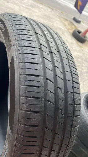 Pneu Hankook 225/55 R19
