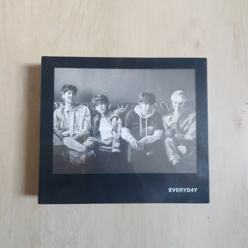 Album everyday Winner night version com poster 