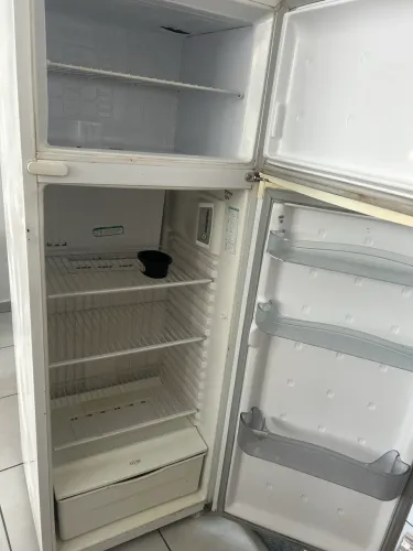 Geladeira cônsul 330 litros