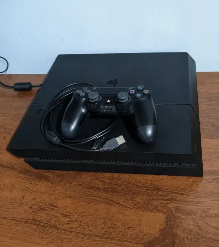 PS4 Fat 1TB de memória