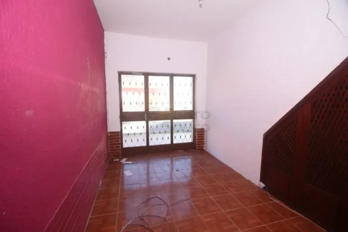 Sobrado 1 Dormitório com Garagem - Afonso Arinos, próximo à Escola Augusto Simões Lopes