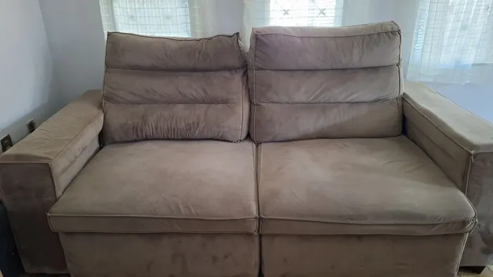 Vendo 2 sofás retrátil. (Valor unitário)
