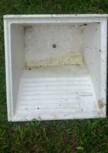 Tanque de granito branco