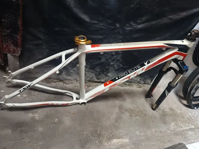 Quadro tsw pro elite e suspensão suntour 