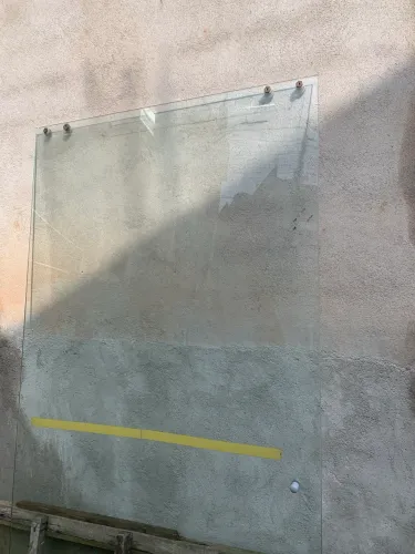 Porta de correr. 10mm temperado com rondanas