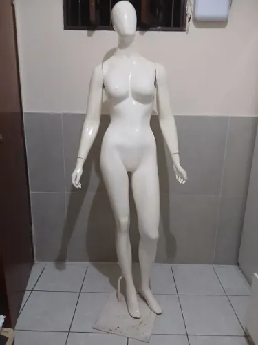 MANEQUIM MODELO FEMININO