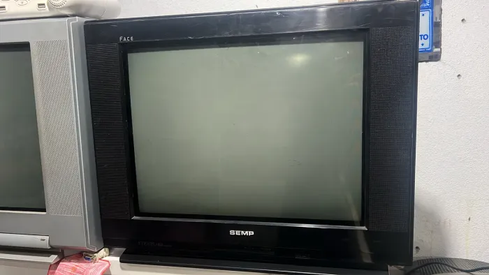 Tv semp Toshiba face preta 21 polegadas