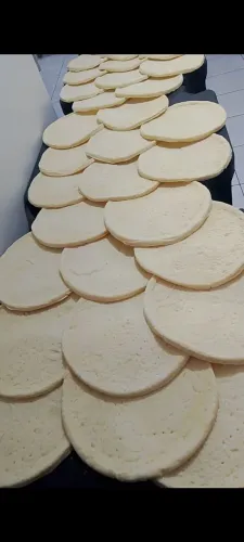 Massa de pizza sem borda