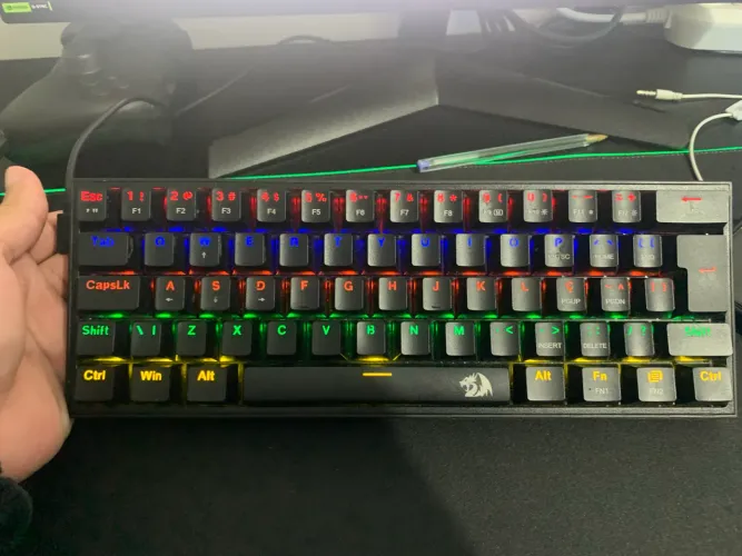 Redragon Fizz K617 RGB 60% - Excelente Estado - Switch Brown