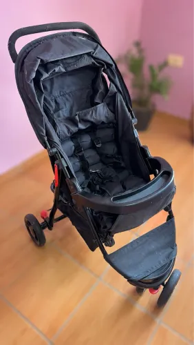 Carrinho e bebê conforto