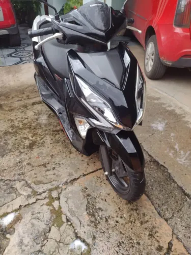 Honda Elite 125 - Econômica, Confortável e Muito Conservada