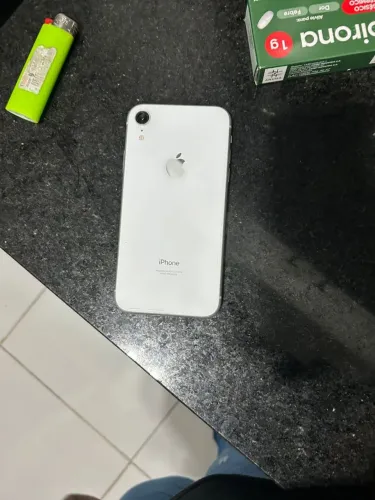 Vendo iPhone semi novo.
