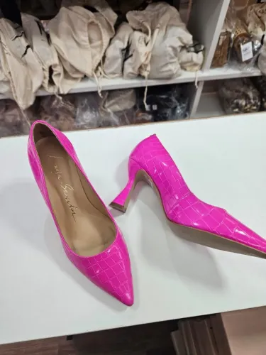 PROMOÇÃO SCARPIN LUIZA BARCELOS NOVO, NUNCA USADO !