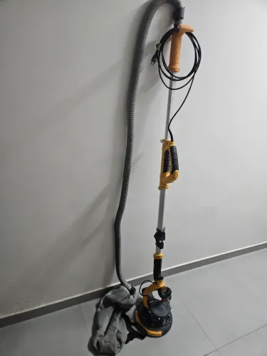 Lixadeira elétrica de parede