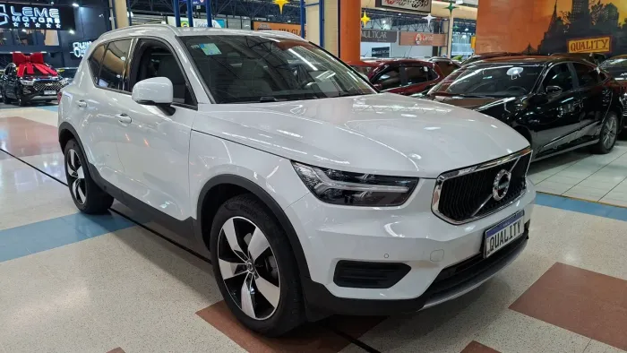 Volvo XC40 XC 40 T-4 Momentum 2.0 190cv FWD 2020