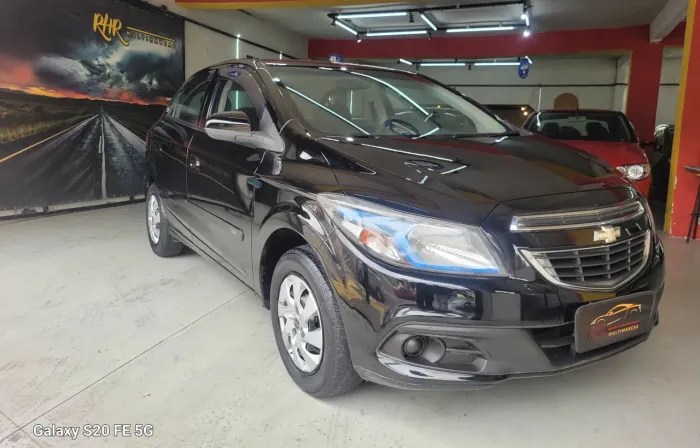 Chevrolet Onix Hatch LT 1.4 8V Flex Power Mec. 4P 2014