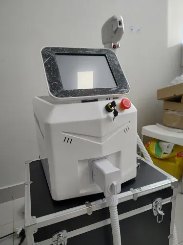 LASER DE DEPILAÇÃO SOPRANO TITANIUM