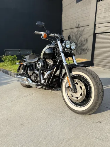 HARLEY-DAVIDSON FAT BOB 2015 DYNA